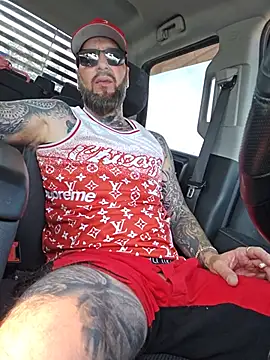 Beardedtattood live webcam show