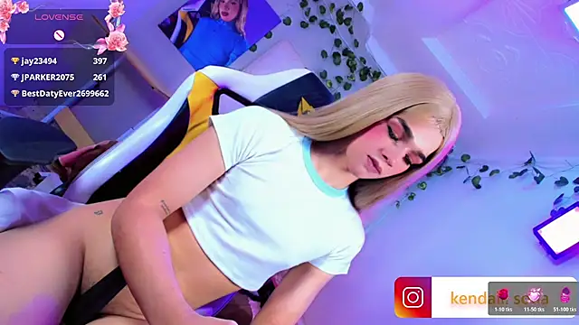 Sophiaa_doll_ webcam