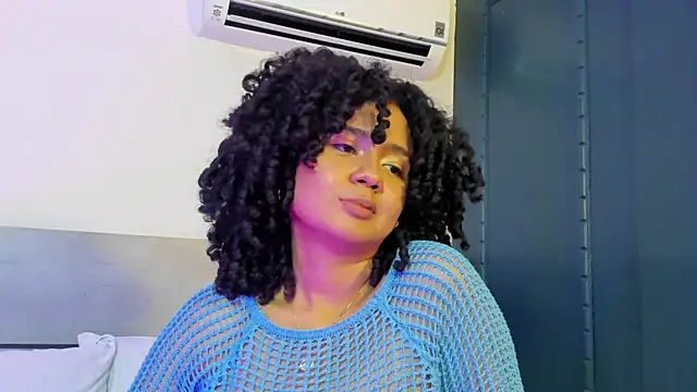 Kiraspell webcam stripchat model stream image