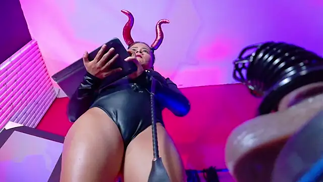 mistressslut1 (F milf) - On your knees before my devil.