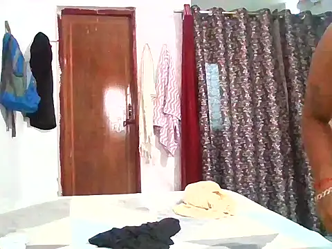 RUKMINI_60 live cam on StripChat