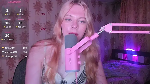 cutie_bambi (T young) - make me hard and flash dick