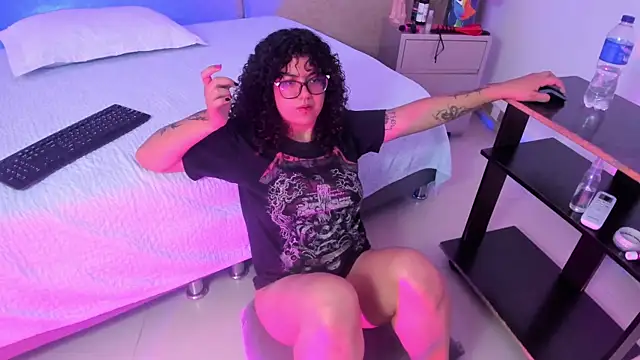 __Izumii__ live cam on StripChat