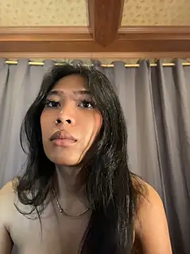 hugecock_tamira webcam