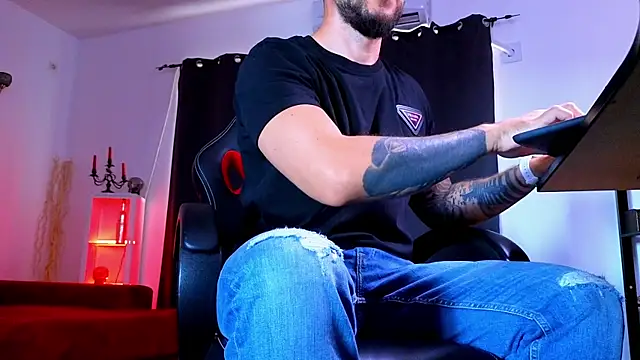 MightyAaron66 live cam