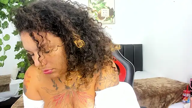 MonicaSaenz0 webcam