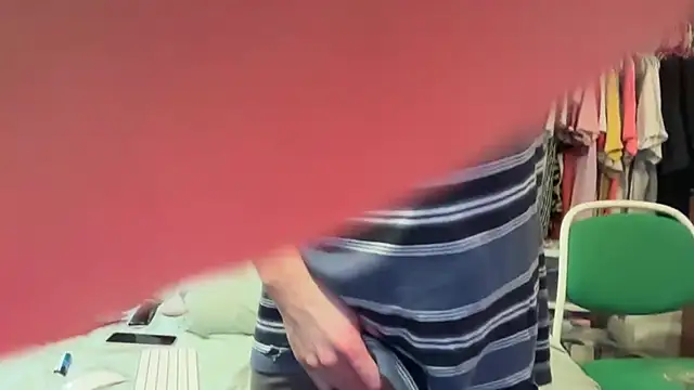 fuckr66669 (M young) - I CANT CUM HELP!