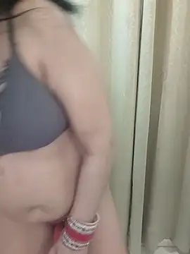 Hot_pooja2 webcam