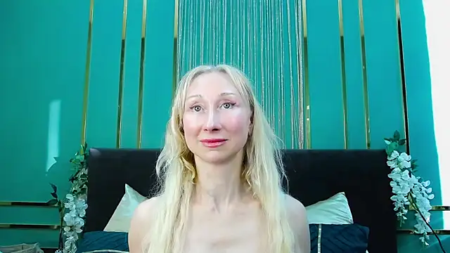 KissDreamm live webcam show