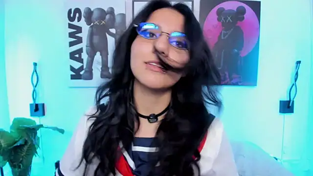 HollyPeach webcam