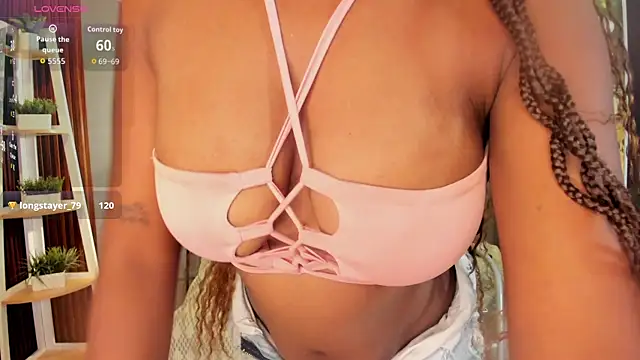 Kiara_Curls webcam