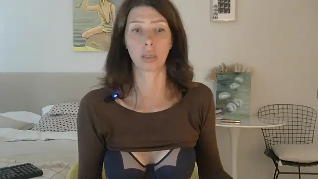 WhiteQueen888 webcam