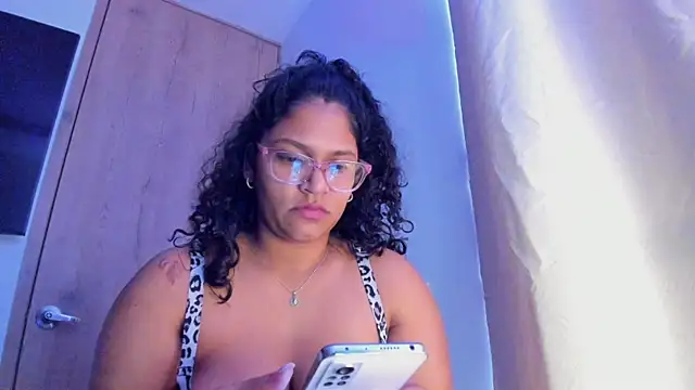 iriss_25 (F young) - 🔥SPANK titiis x 2🔥