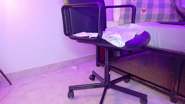 LexaDominant__ live cam on StripChat