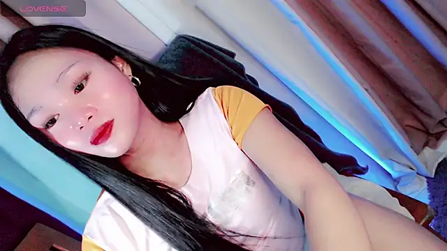 Littleslutty_baby live cam on StripChat