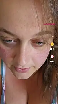 Blondibaby live webcam