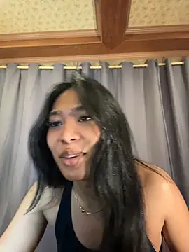 hugecock_tamira webcam