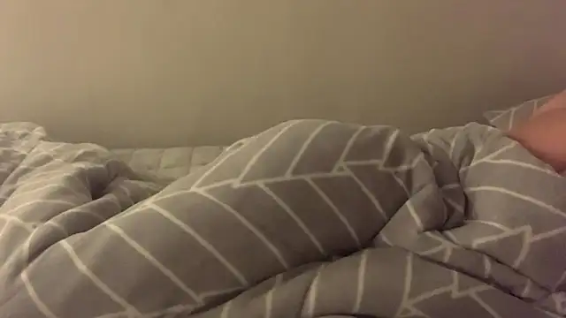 Zzelll live webcam show
