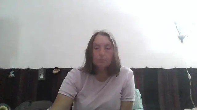 AnnaLive570 live cam on StripChat