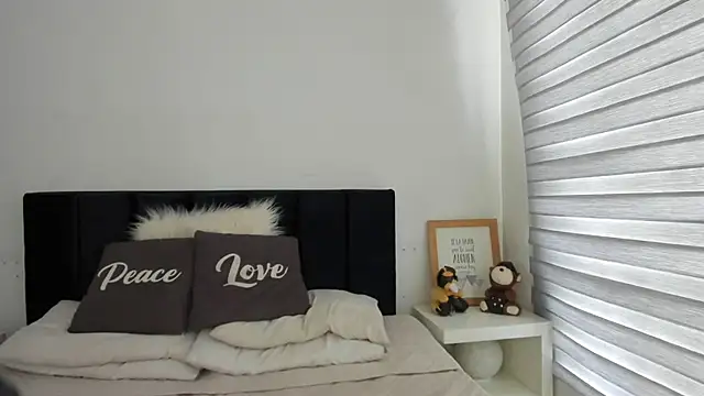 melanie_roux__ webcam