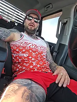 Beardedtattood live webcam show