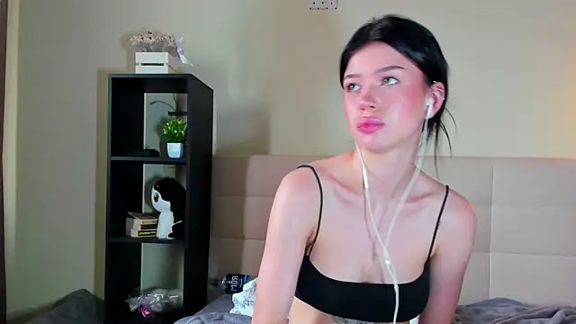 Tune_Godnesss live webcam show