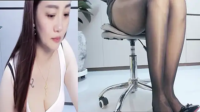 Latte-01 live webcam show