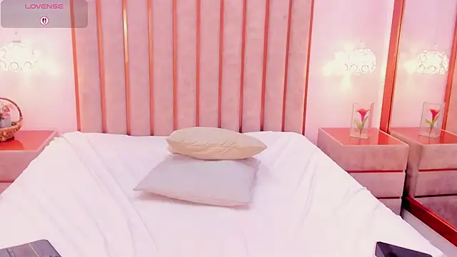 Zoe_Monrow live webcam show
