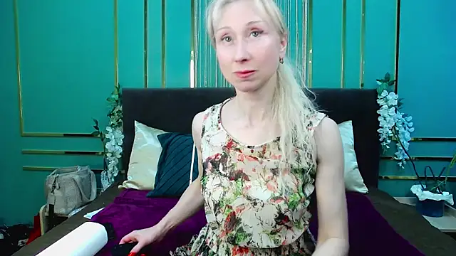 KissDreamm live webcam show