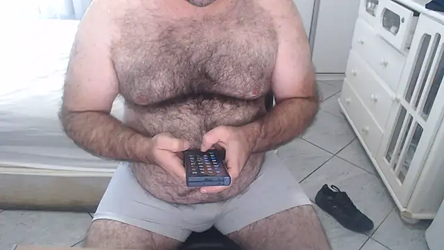 MysterBearMG live webcam show