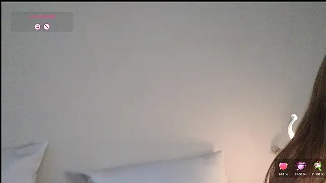 chloi_hes webcam