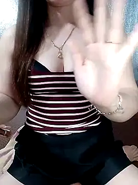 LeanaLy live cam on StripChat