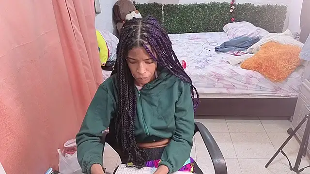 thianahorny's live room