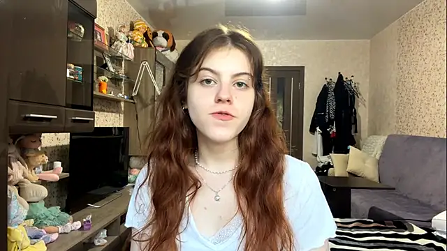 BuzzingRaid live webcam show