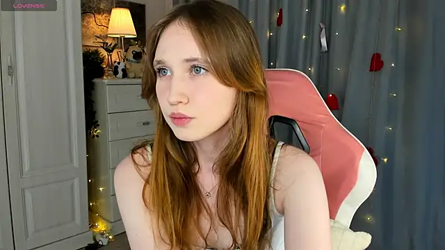 CozyKisses live webcam show