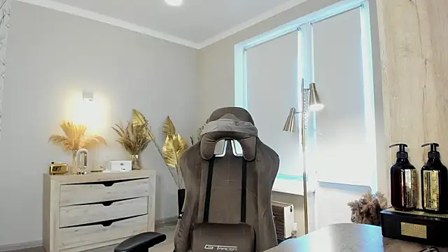 HotyPlays live webcam show