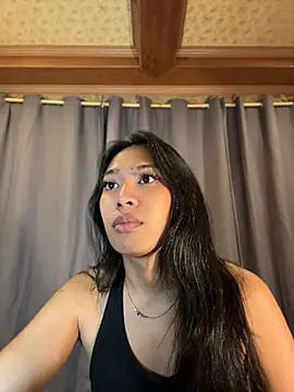 hugecock_tamira webcam
