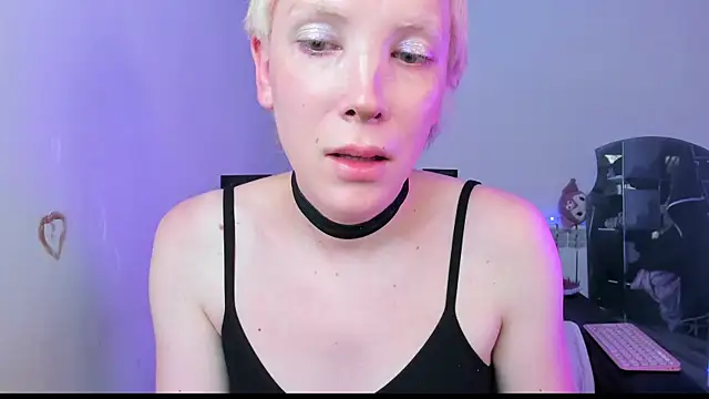 Модель: ashmelancholy