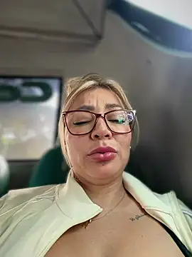 DIANITA_1988 live sex cam
