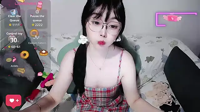 baby-yaya20 live cam on StripChat