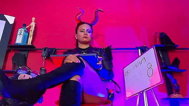 MistressSlut1 webcam