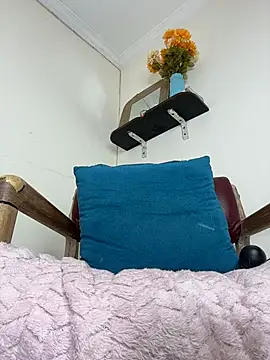 LilaRvsh webcam