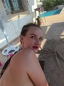 CurlyChloe webcam