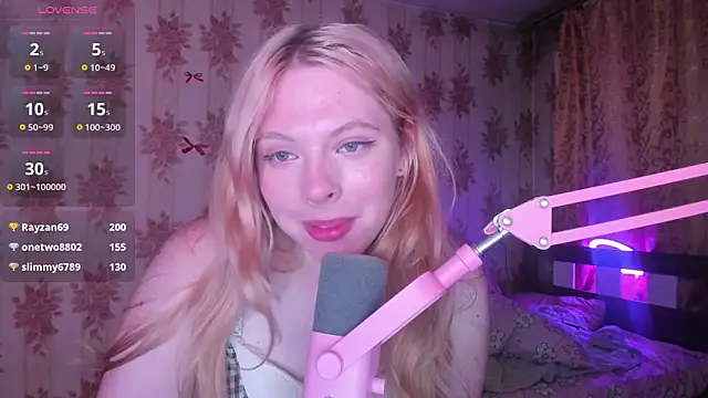 Cutie_Bambi webcam