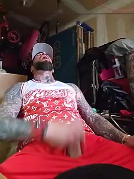 Beardedtattood live cam on StripChat
