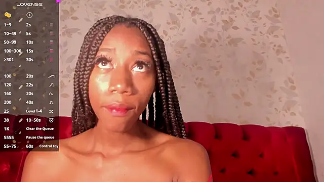 NathalyLeen live cam on StripChat