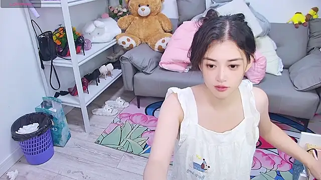 QinQin-888 live cam on StripChat