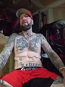 Beardedtattood webcam