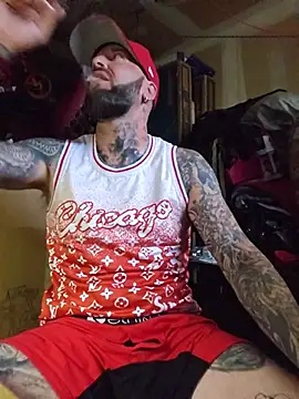 Beardedtattood webcam