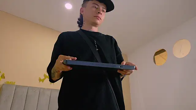 Nascary_Fox live cam on StripChat
